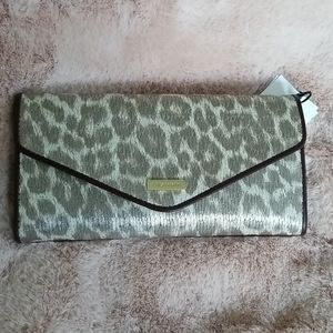 Beautiful NEW Brahmin Wallet Veronica Ivory Elara